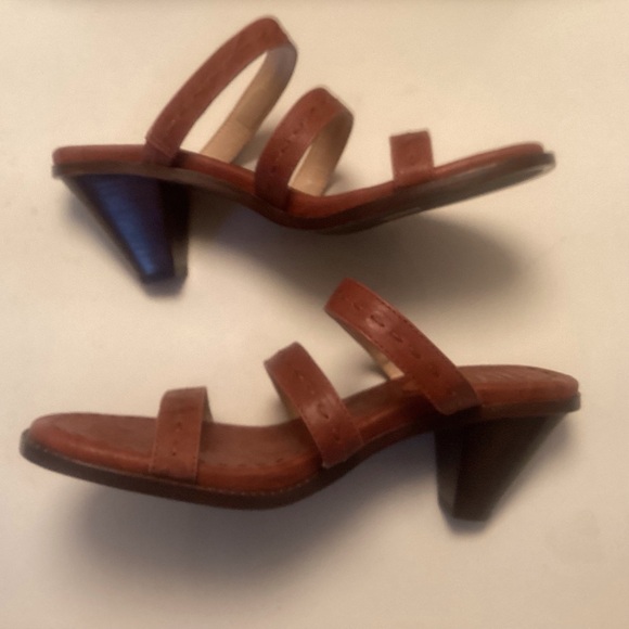 Frye Estelle Leather Strappy Stack Heeled Y2K Boho Slide Sandals  Cognac NIB 9.5 - Picture 7 of 10